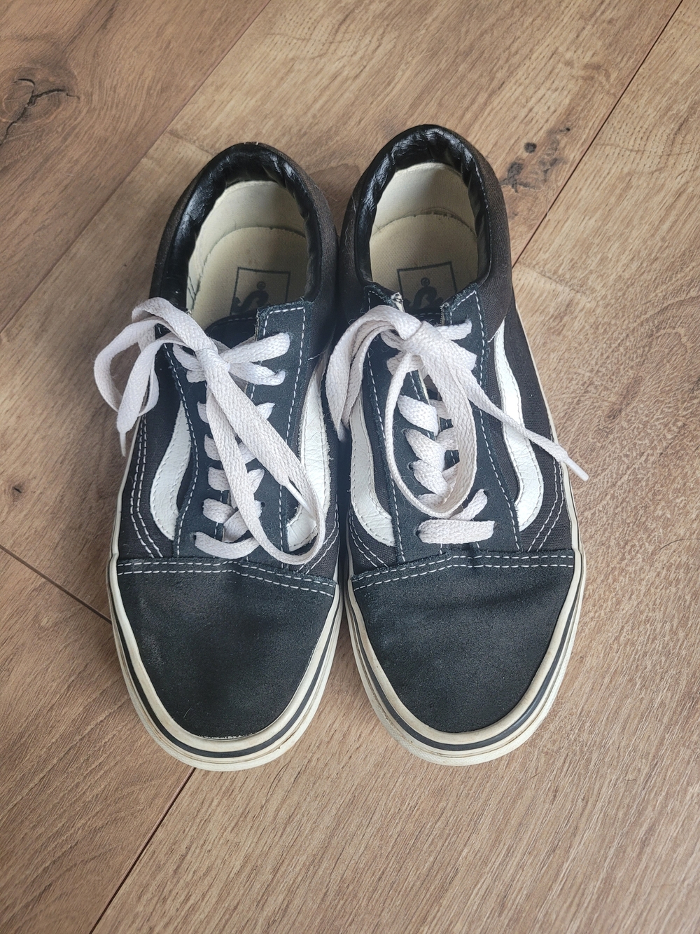 Vans Black and White Low-Top Skate Sneakers Size 6 Womens